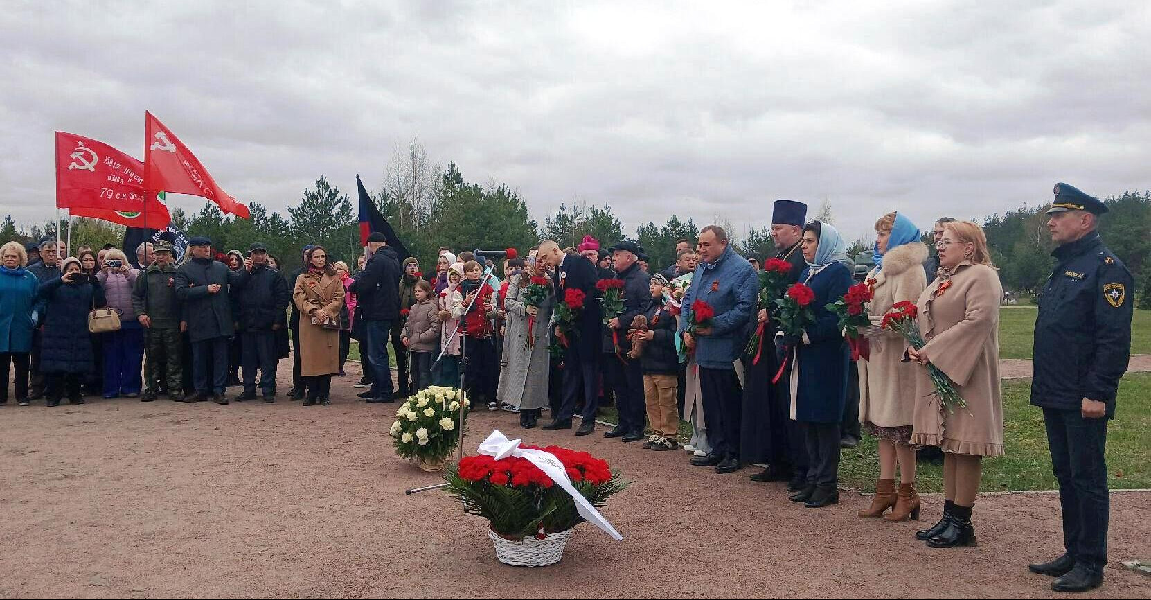 Руководитель Представительства РД в Санкт-Петербурге Гасан Гасанов почтил память воинов-освободителей Ленинграда на «Невском пятачке»